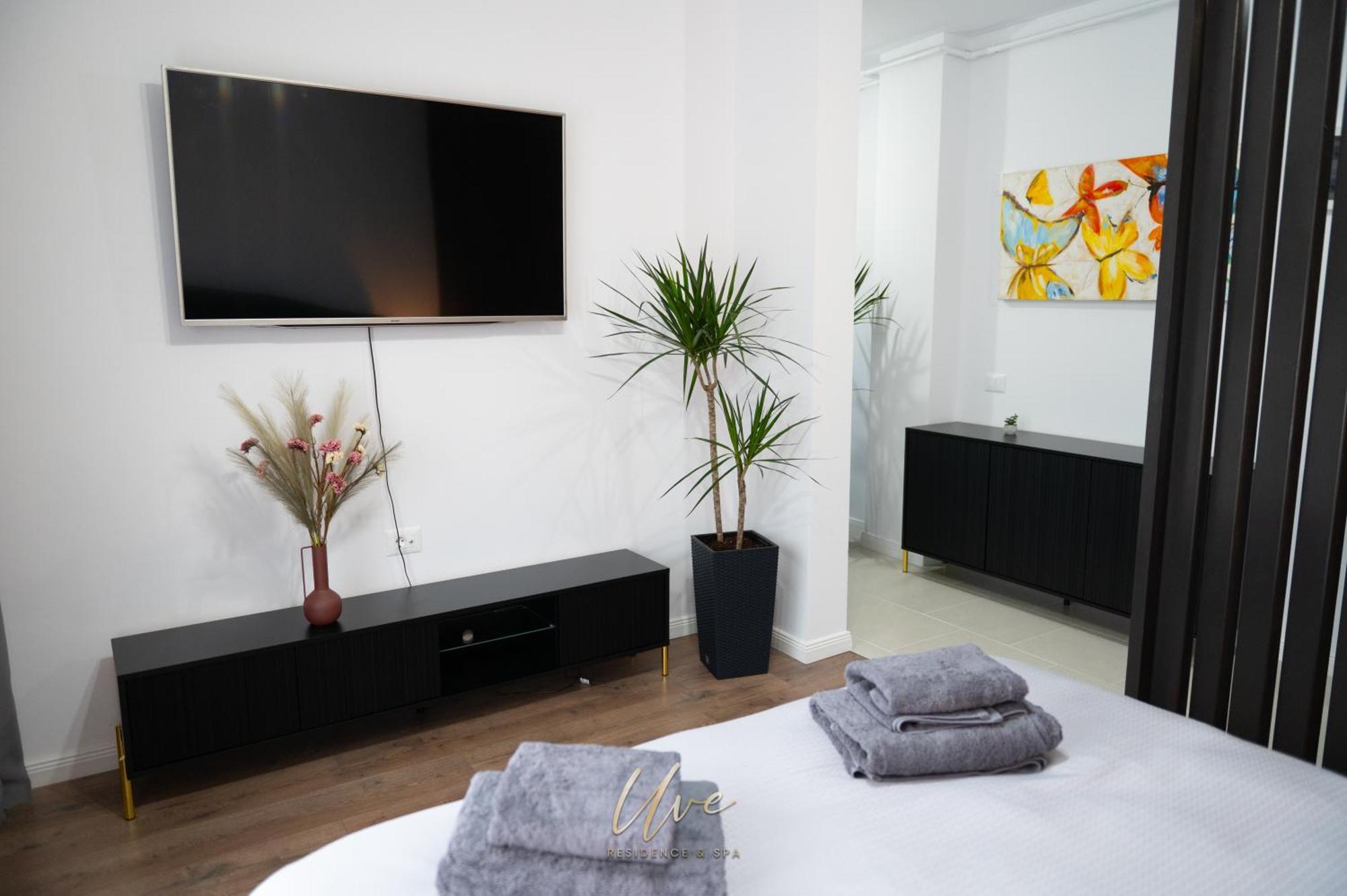 Uve Residence & Spa Piatra Neamţ Buitenkant foto