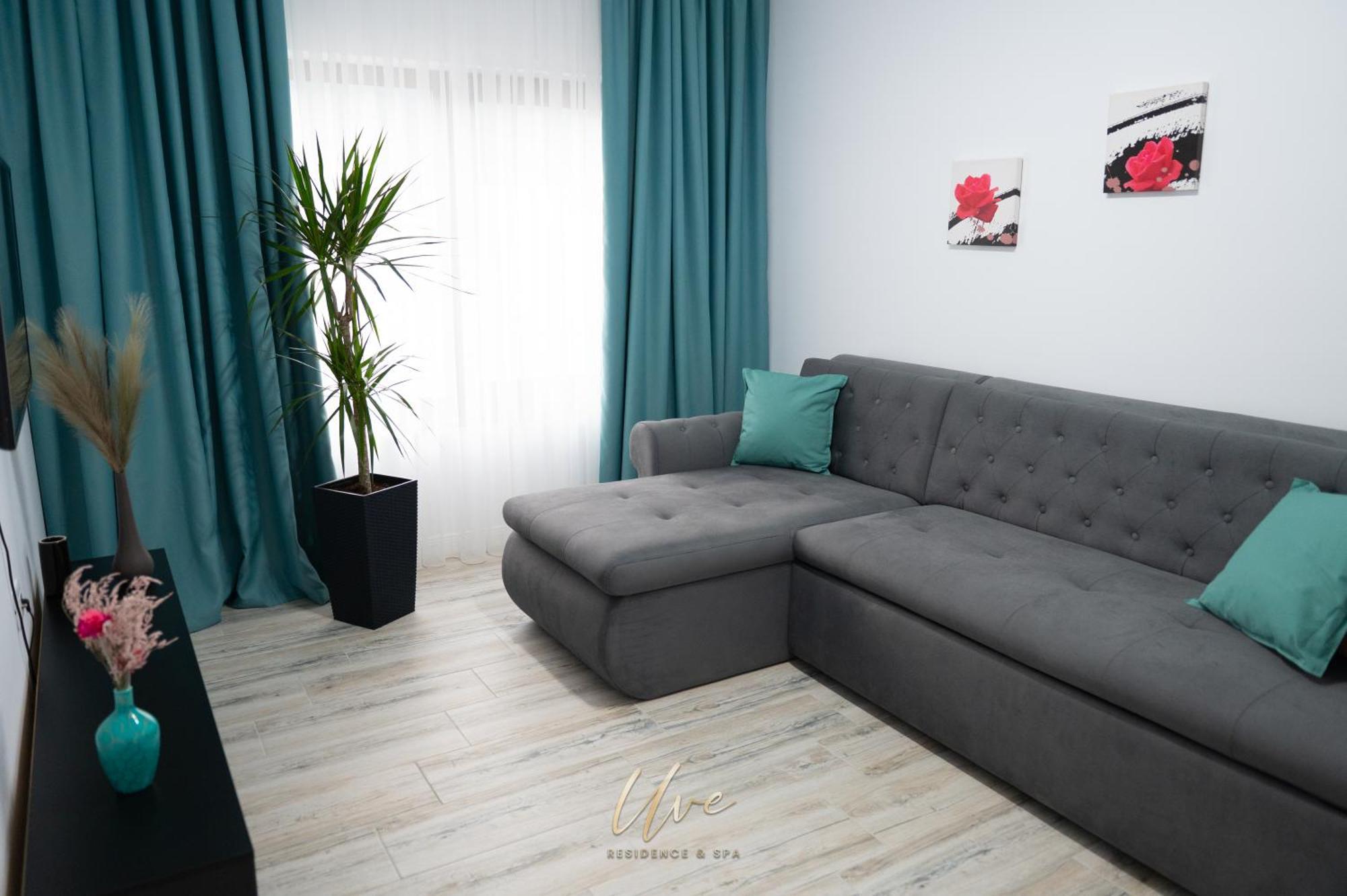 Uve Residence & Spa Piatra Neamţ Buitenkant foto