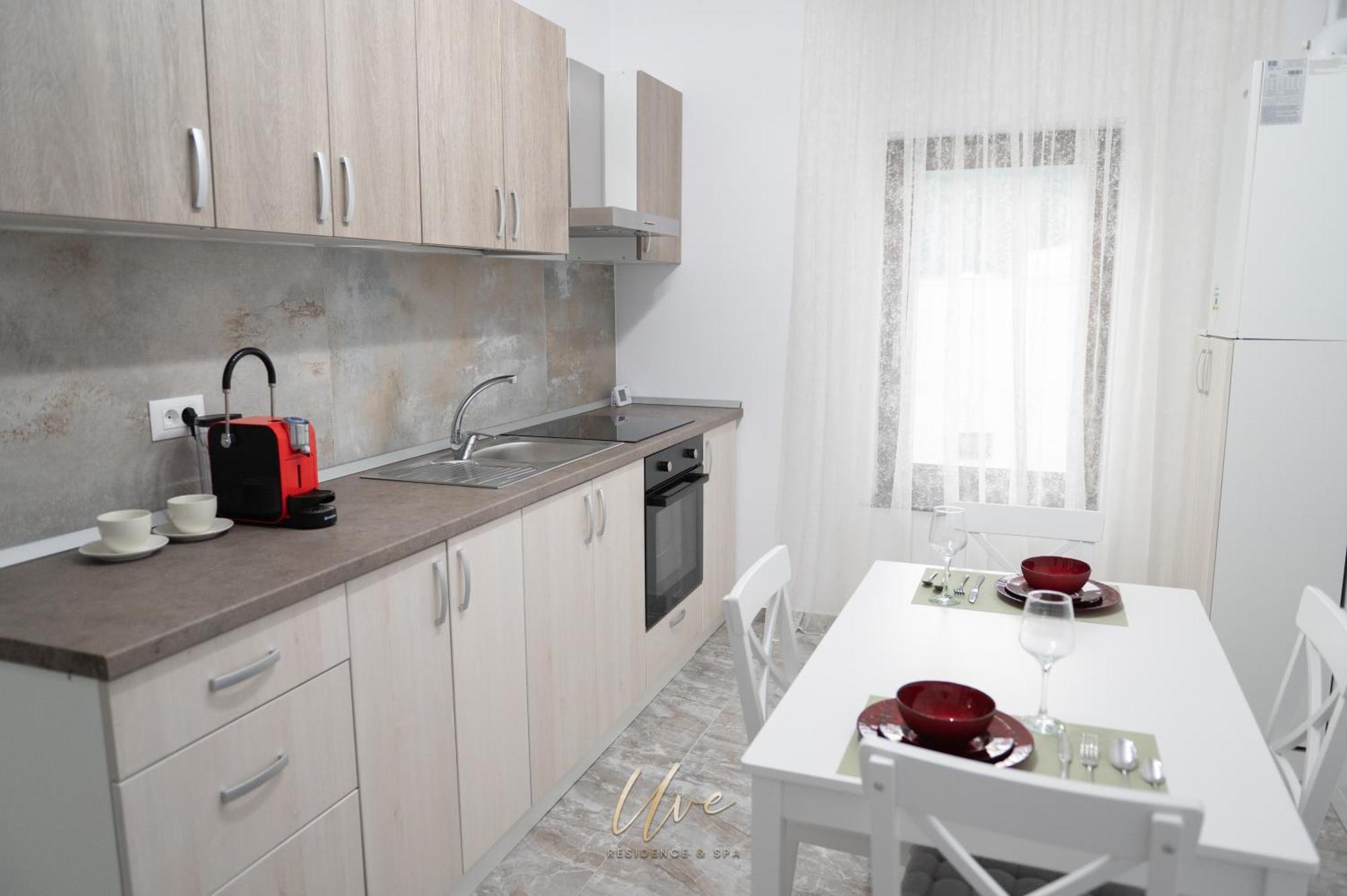 Uve Residence & Spa Piatra Neamţ Buitenkant foto