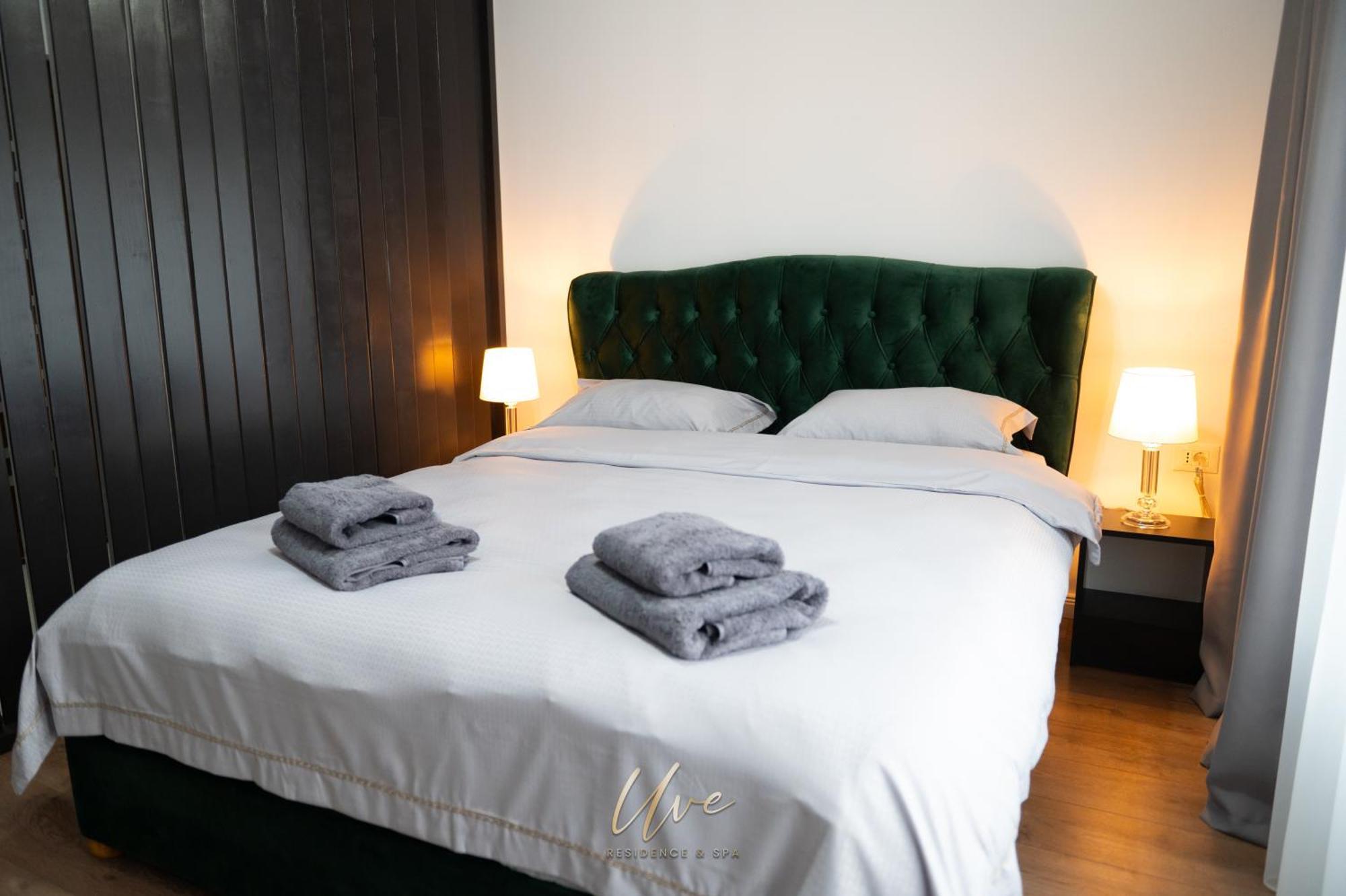 Uve Residence & Spa Piatra Neamţ Buitenkant foto