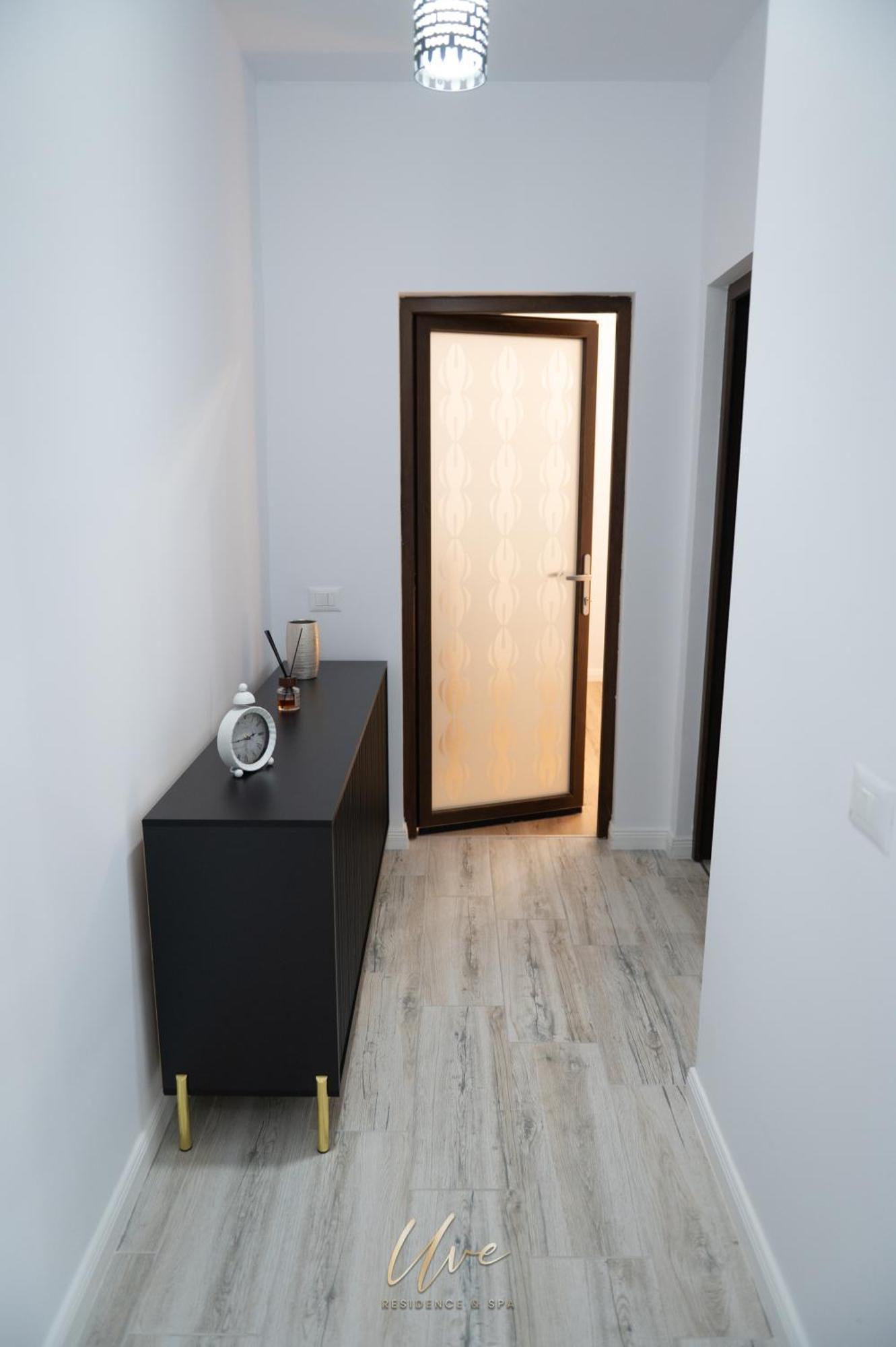 Uve Residence & Spa Piatra Neamţ Buitenkant foto