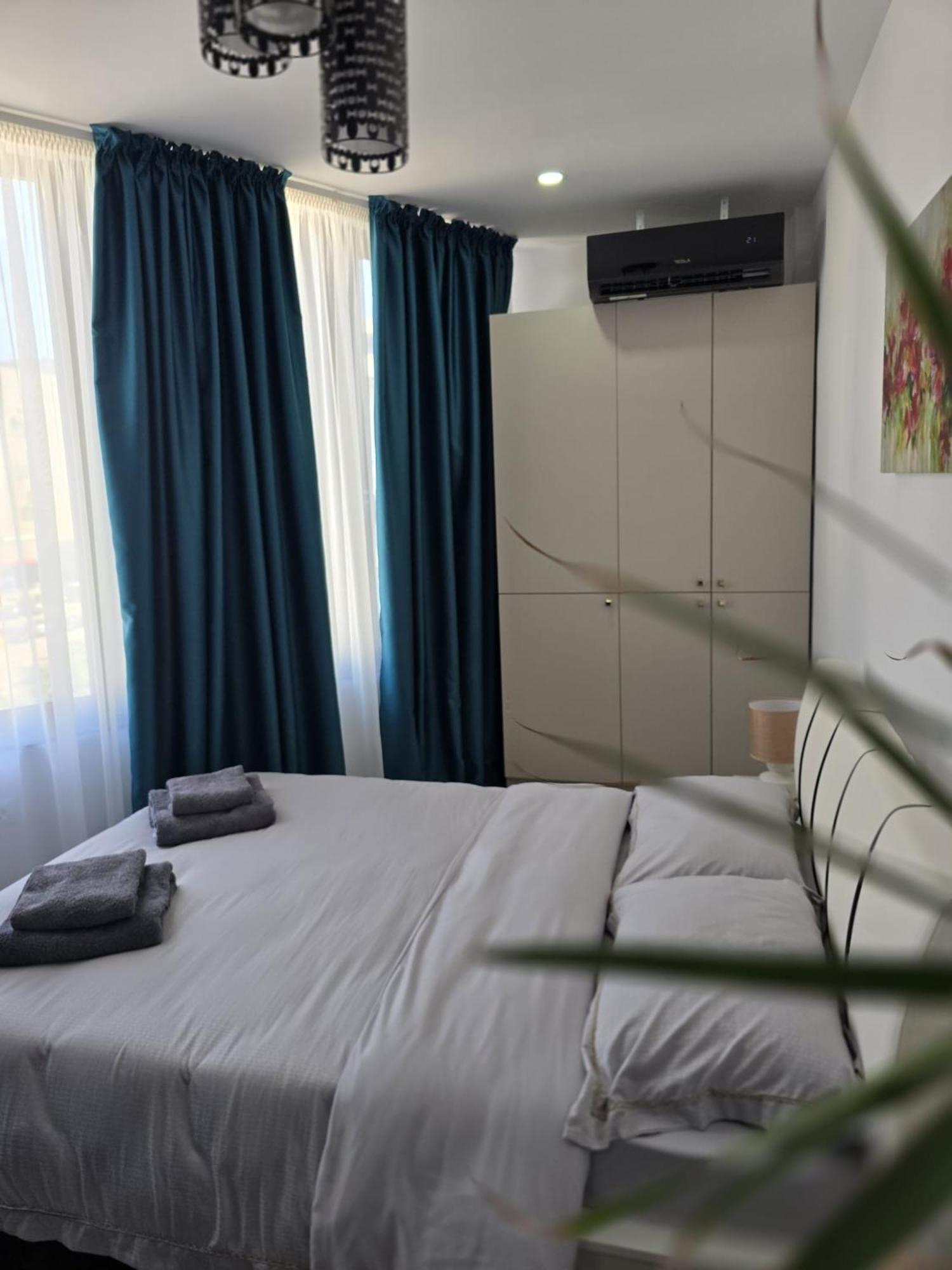 Uve Residence & Spa Piatra Neamţ Buitenkant foto